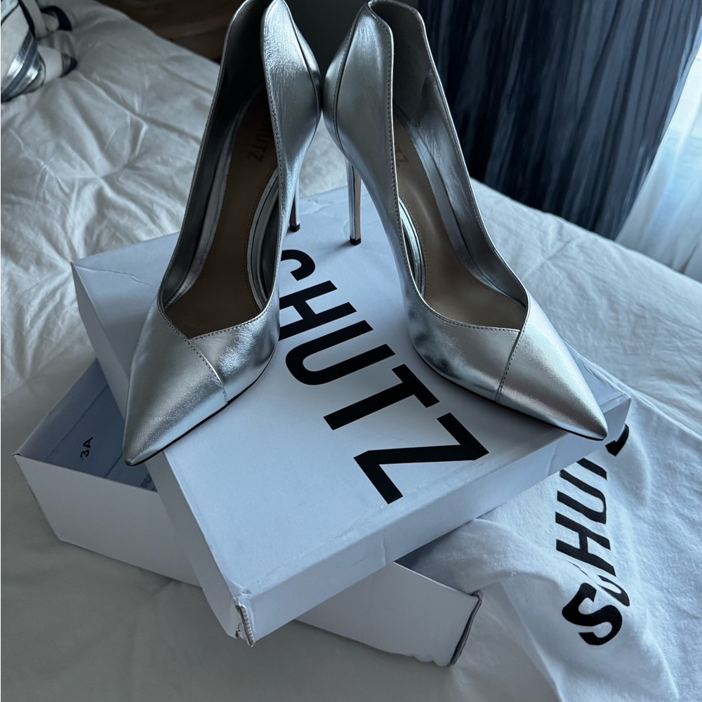 SCHUTZ Silver Stiletto Heels Elegant Design 🆕